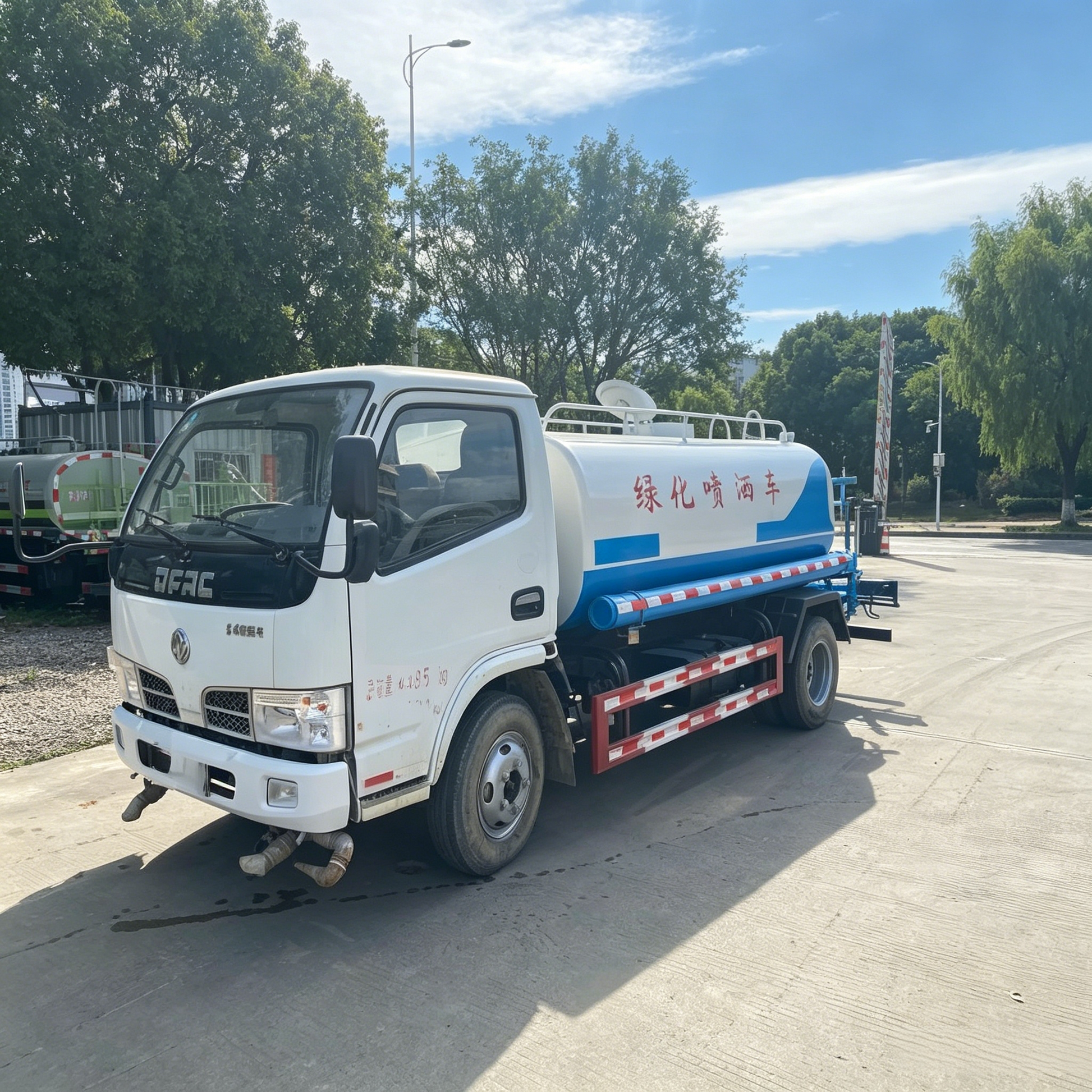 Used Dongfeng DFAC KINLAND 5CBM Water Sprinkler Truck for Sale - Alternative Stock side view