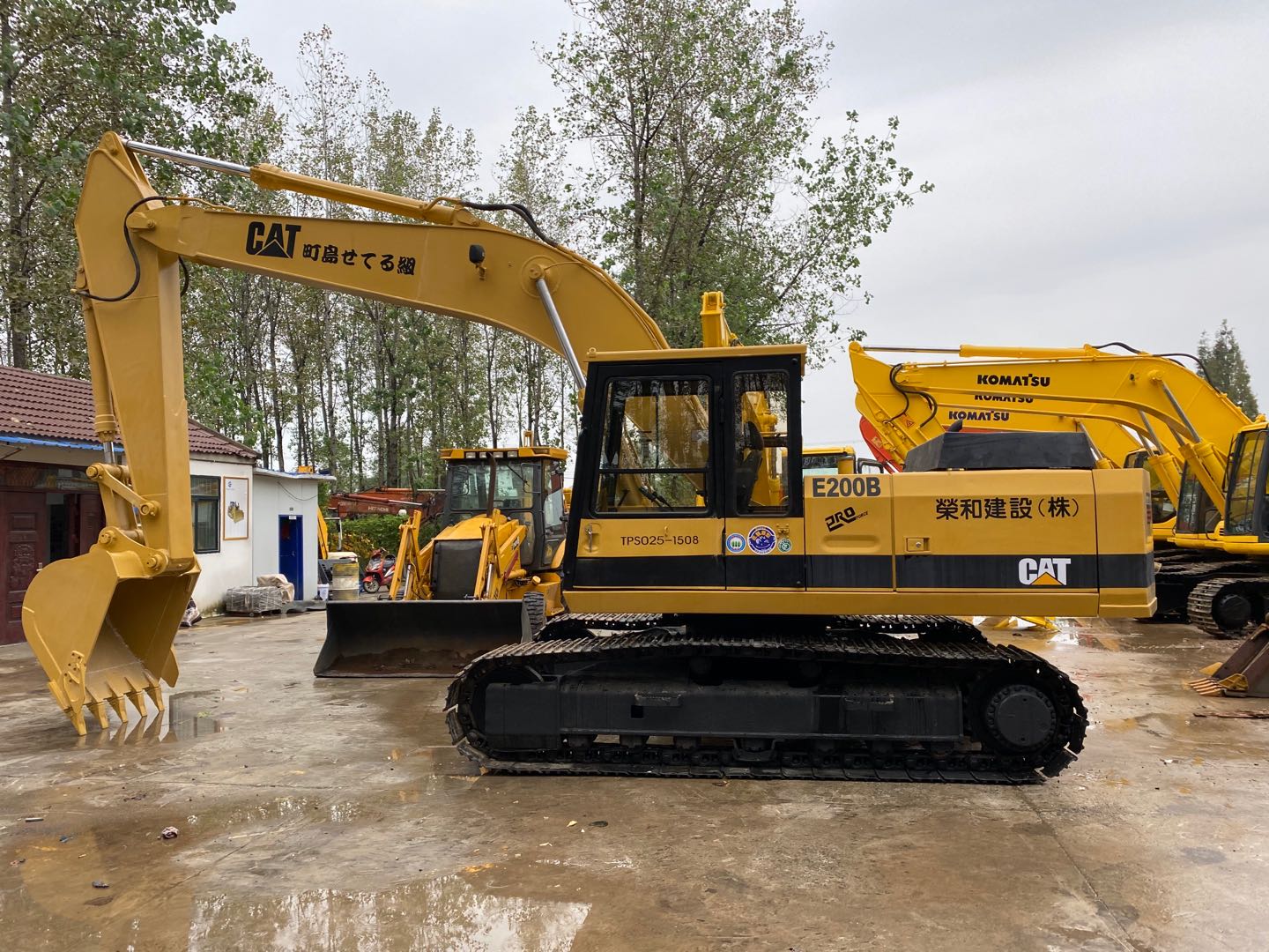 USED CAT E200B