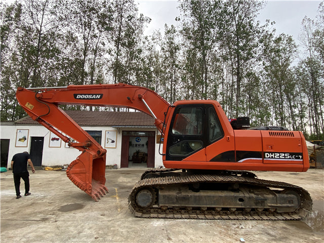 Used Doosan DH225LC-7 Excavator for Sale rear side view