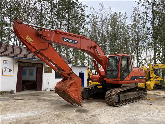 Used Doosan DH225LC-7 Excavator for Sale front view