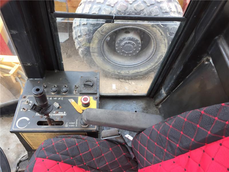 Rodillo compactador CAT CS-583C usado en venta | Precio Caterpillar CS-583C foto de detalle 3