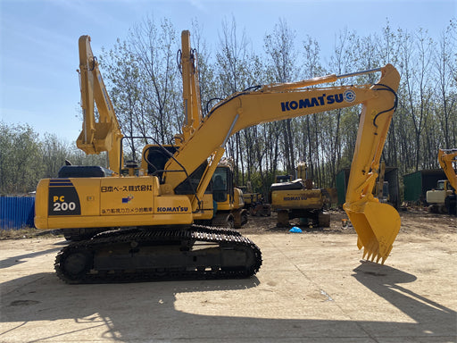 USED KOMATSU PC200-8M0