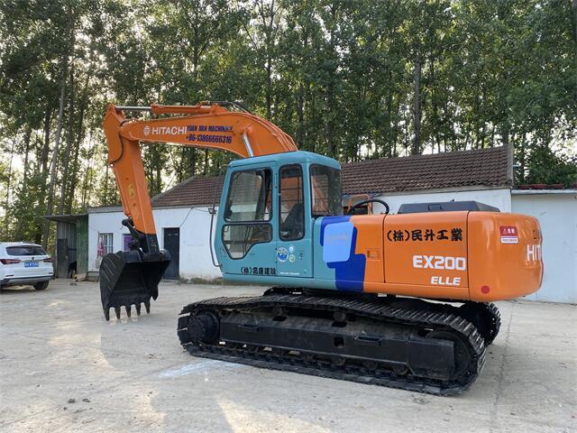 Used Hitachi EX200 Excavator for Sale front view