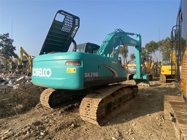 USED KOBELCO SK200-8