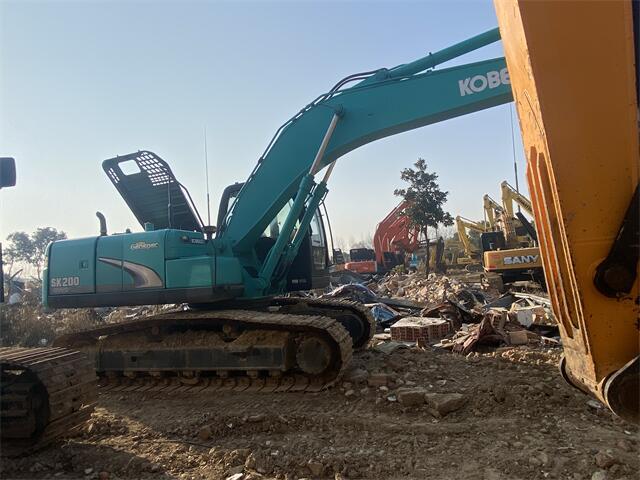 USED KOBELCO SK200-8