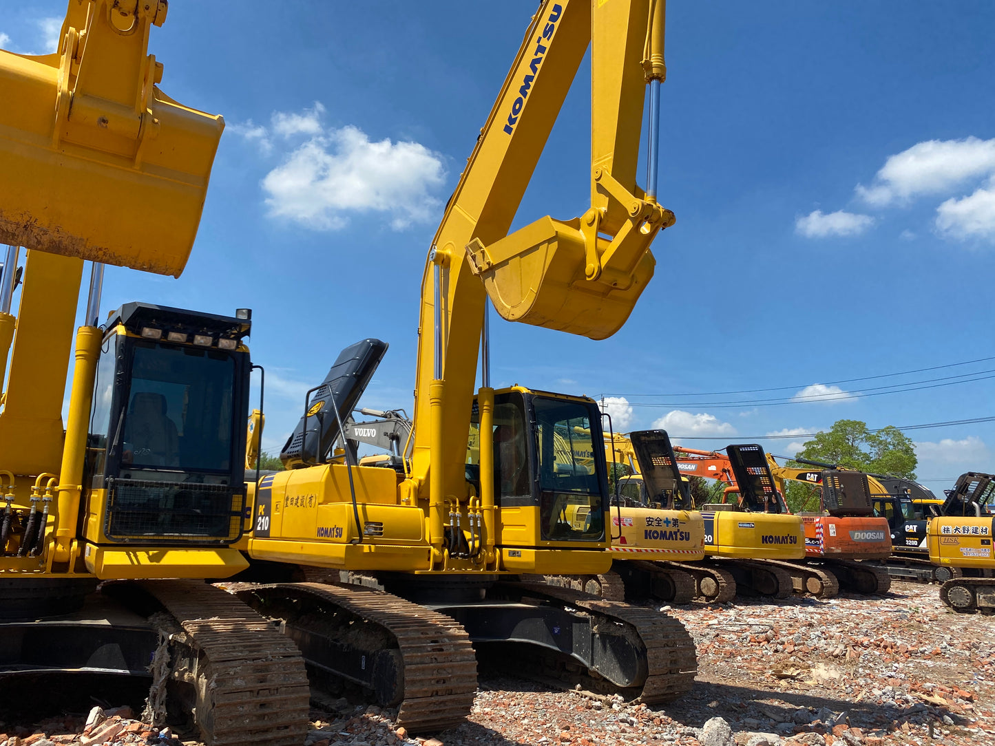 USED KOMATSU PC210-7