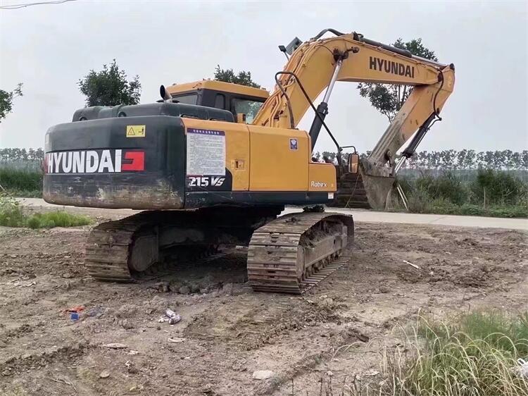 USED HYUNDAI R215VS