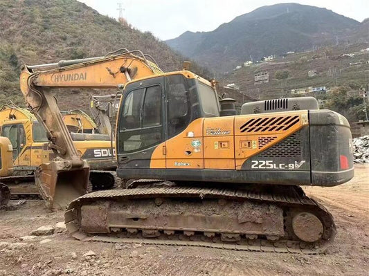 Used Hyundai 225LC Excavator for Sale rear side view