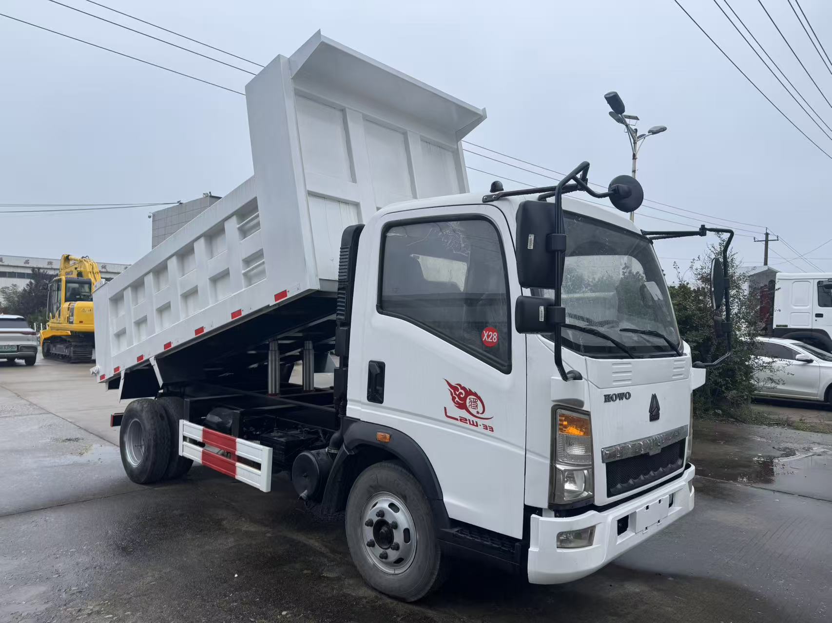 New Sinotruk 160HP Dump Truck for Sale detail view