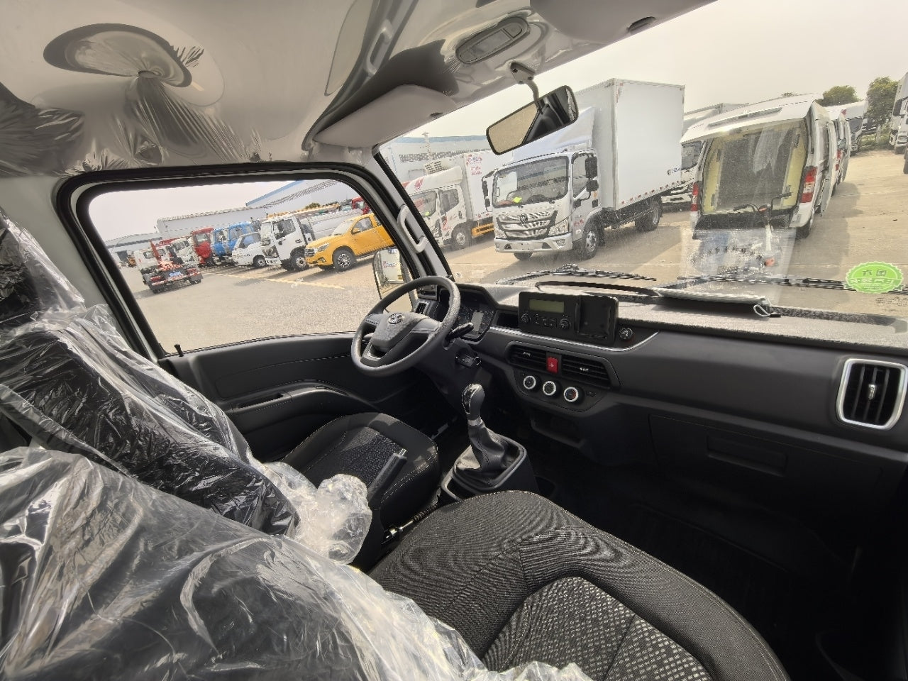 Used Saic YUEJIN S80 95HP Refrigerated Truck for Sale detail view