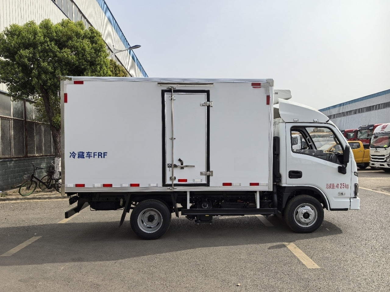 Used Saic YUEJIN S80 95HP Refrigerated Truck for Sale - Alternative Stock detail view