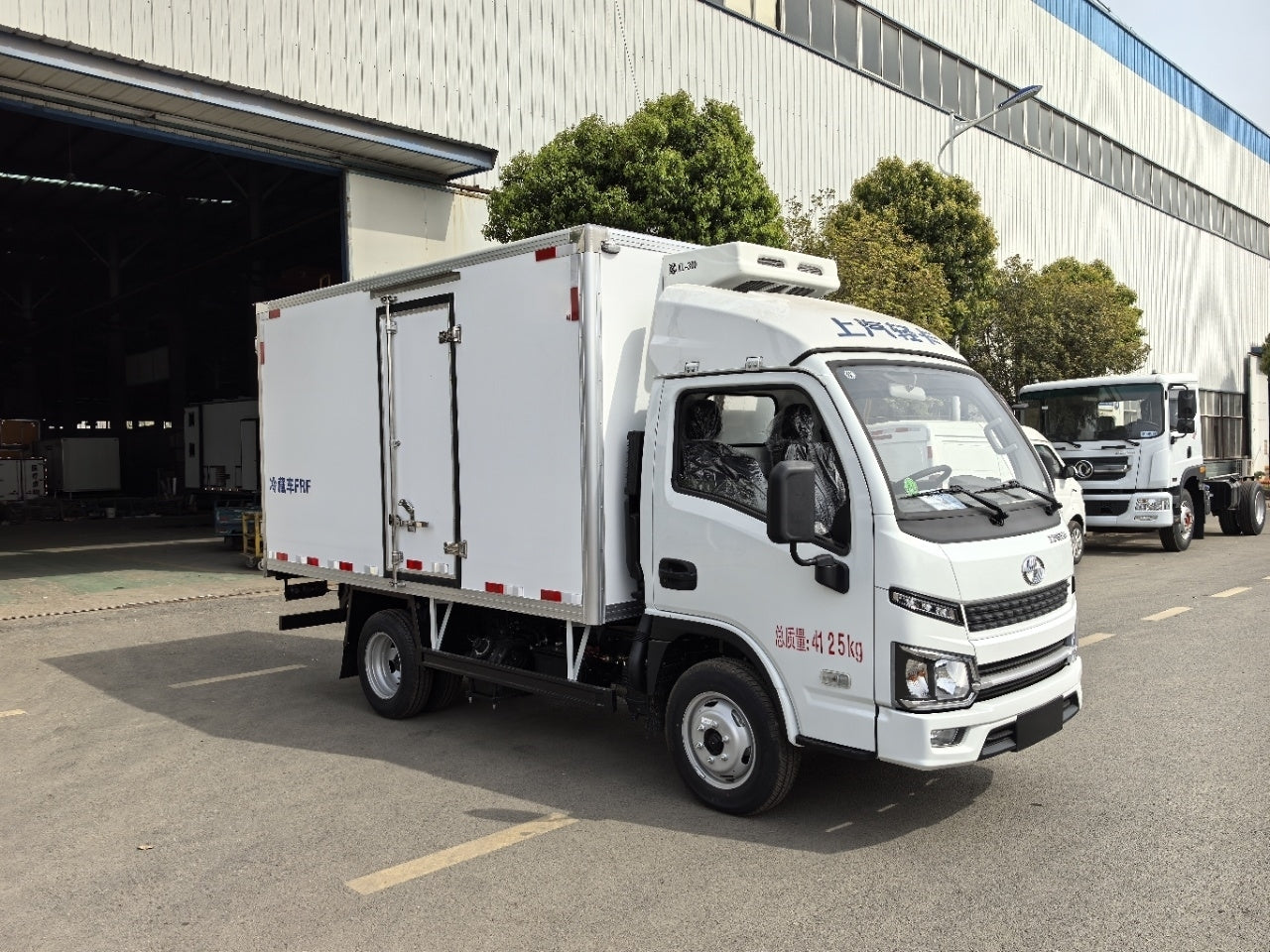 Used Saic YUEJIN S80 95HP Refrigerated Truck for Sale detail view