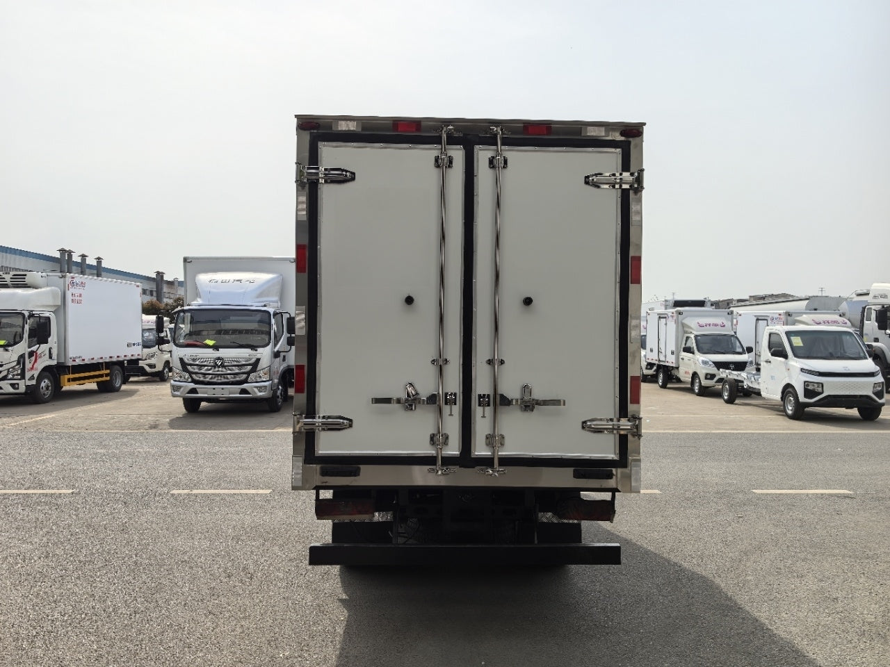 Used Saic YUEJIN S80 95HP Refrigerated Truck for Sale - Alternative Stock detail view