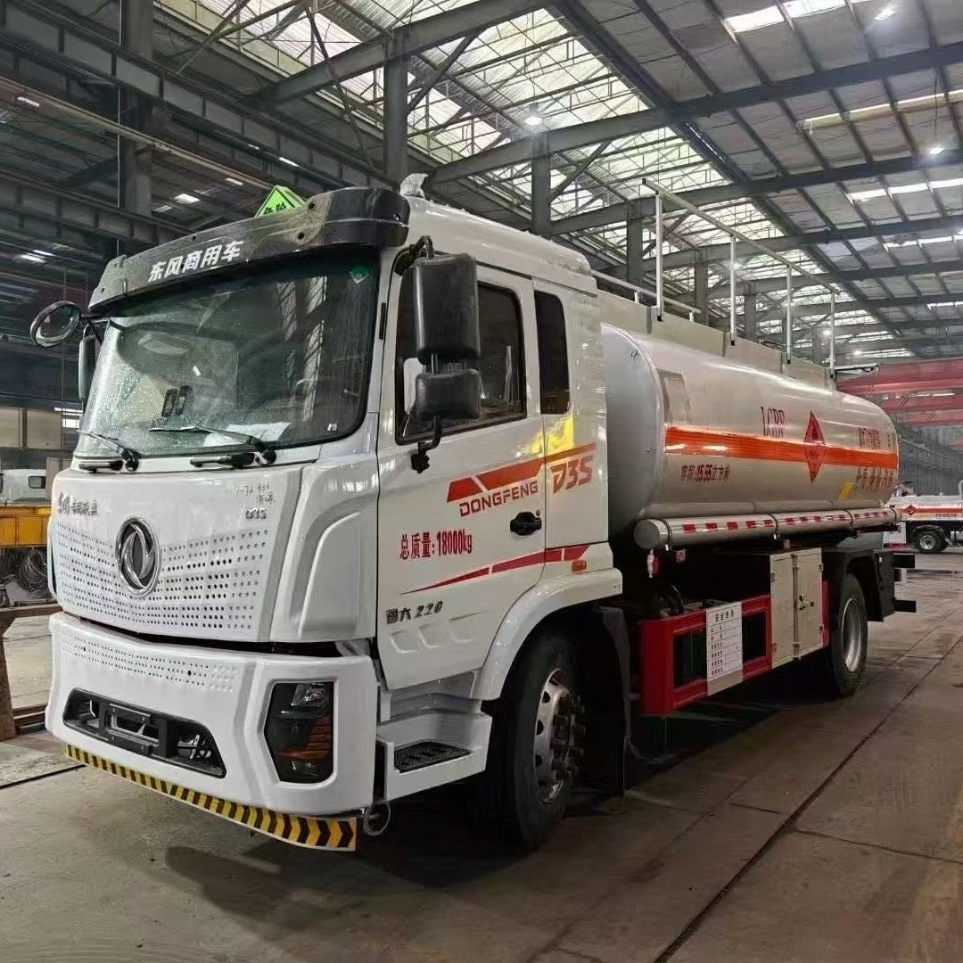 Used Dongfeng 15.55M³ Fuel Tank Truck for Sale side view