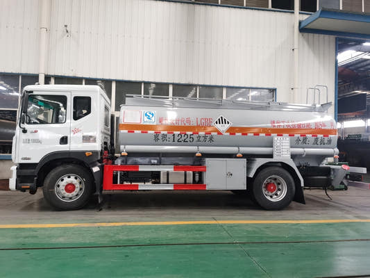 Used Dongfeng 230HP Fuel Tank Truck for Sale rear side view