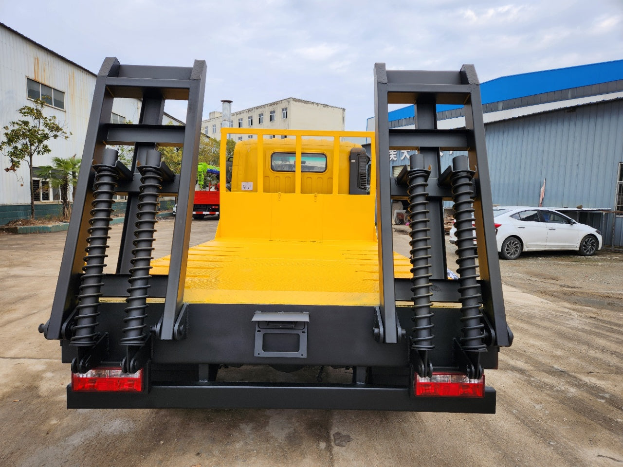 Used Sinotruk 150HP Flatbed Truck for Sale detail view