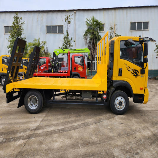 Used Sinotruk 150HP Flatbed Truck for Sale side view