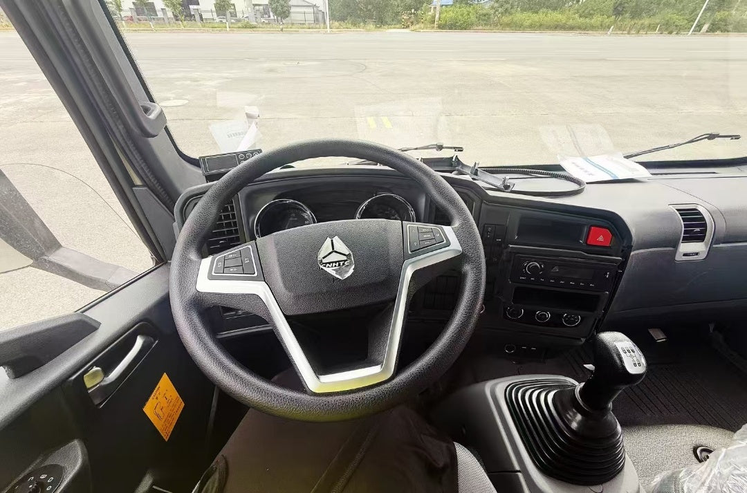 Used Sinotruk HOWO HANJANG 4.2M Refrigerated Truck for Sale detail view