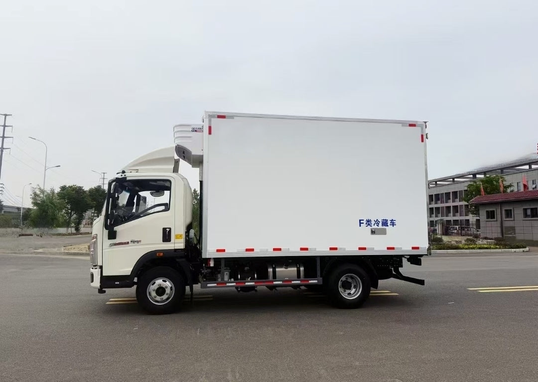 Used Sinotruk HOWO HANJANG 4.2M Refrigerated Truck for Sale detail view