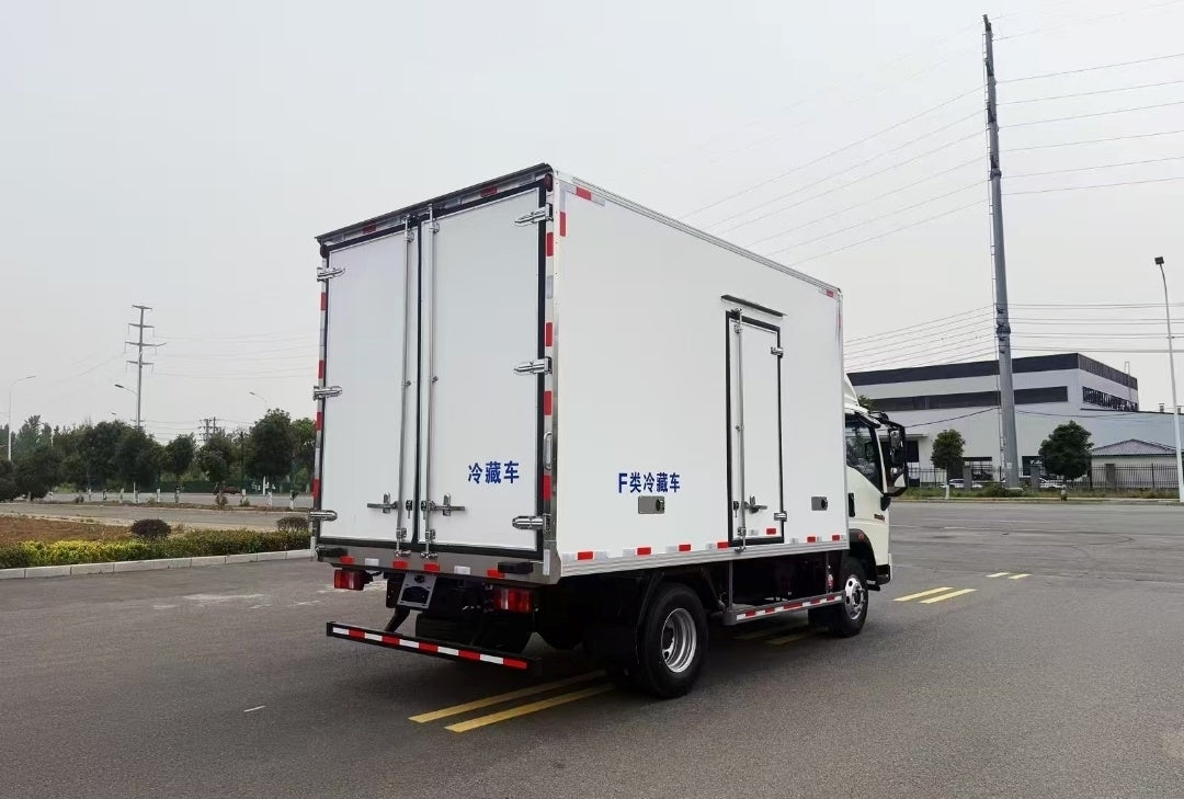 Used Sinotruk HOWO HANJANG 4.2M Refrigerated Truck for Sale detail view