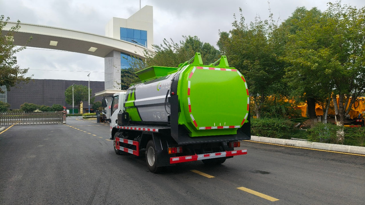 Used Dongfeng HUASHEN 6M³ Food Waste Truck for Sale detail view
