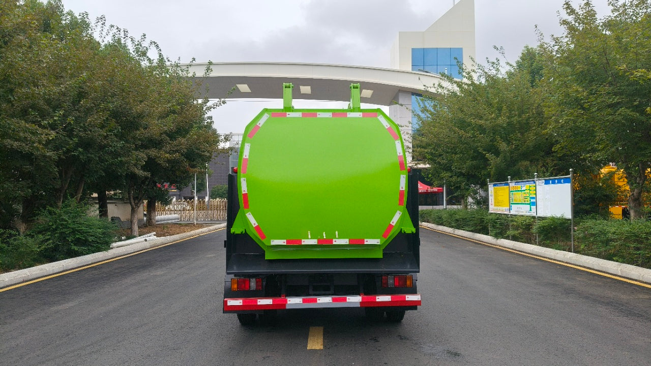Used Dongfeng HUASHEN 6M³ Food Waste Truck for Sale detail view