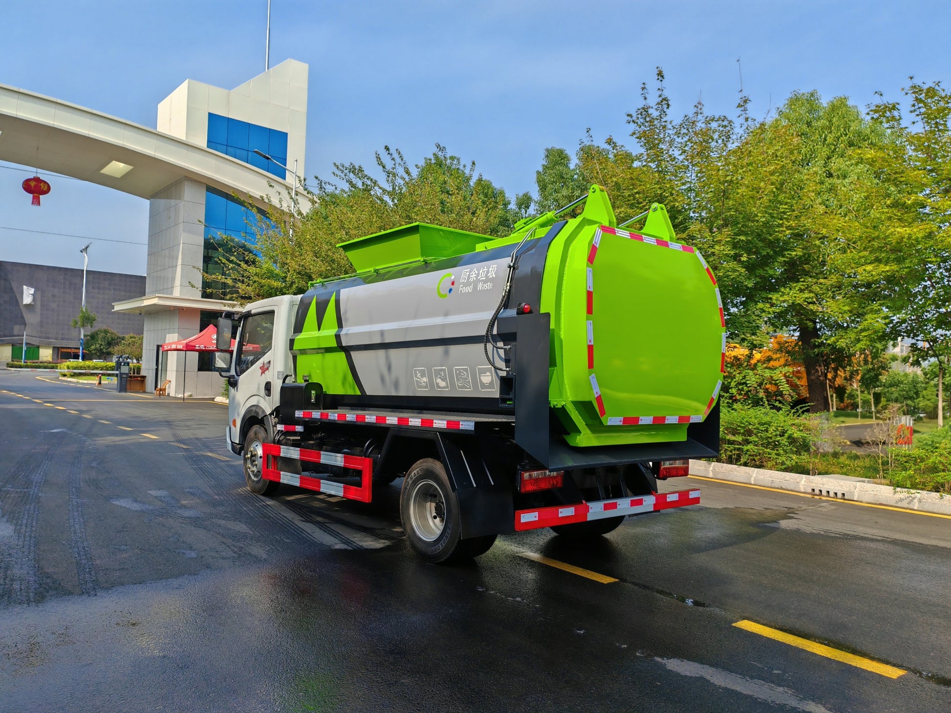 Used Dongfeng 4M³ Food Waste Truck for Sale detail view