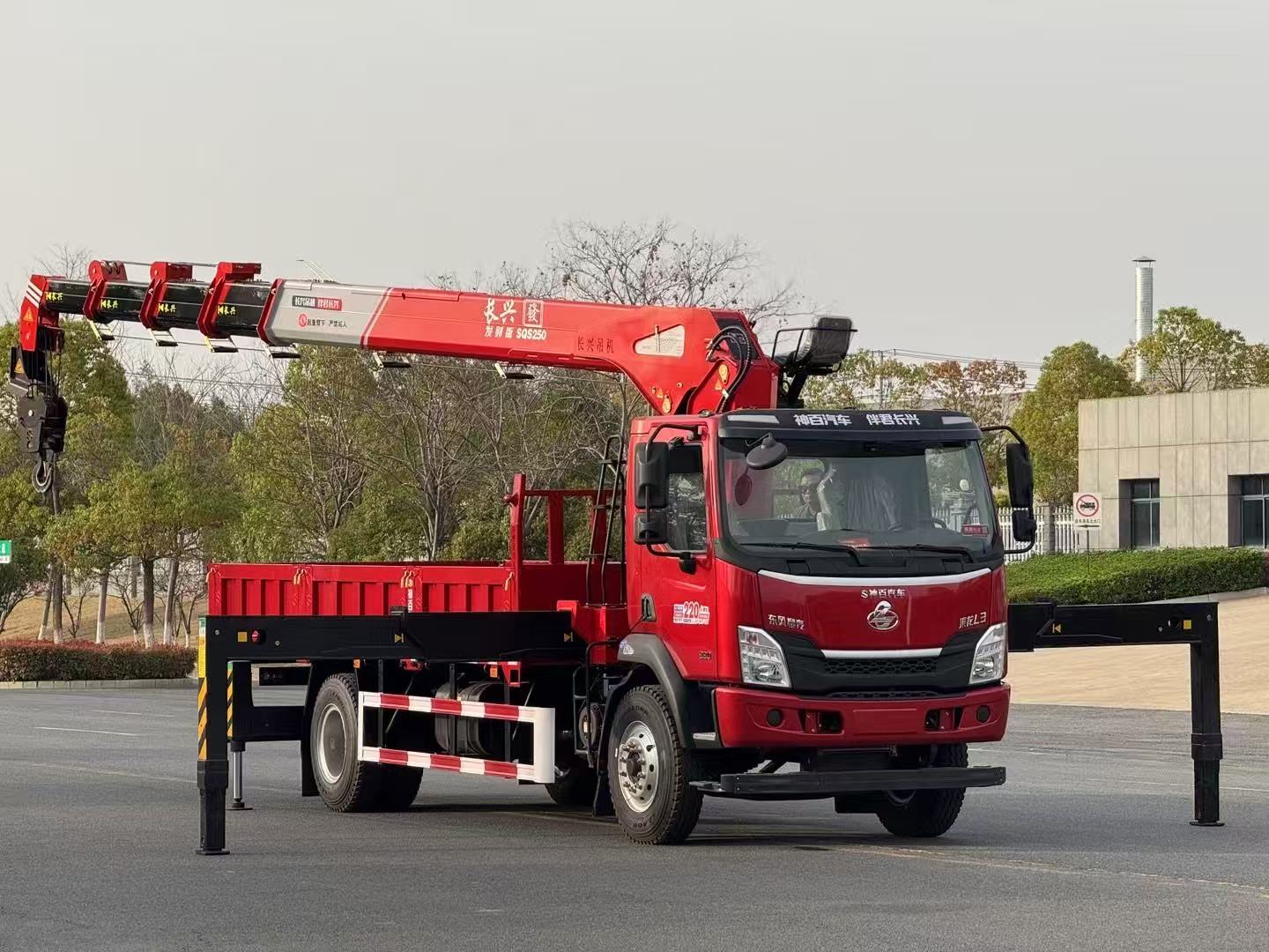 Used Dongfeng 220HP Truck-Mounted Crane for Sale - Updated Model detail view