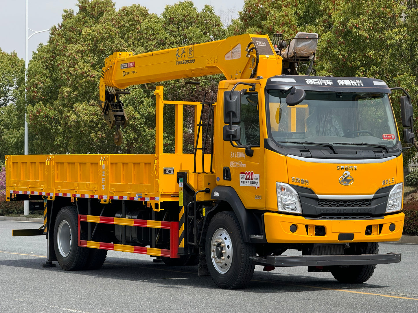 Used Dongfeng 220HP Truck-Mounted Crane for Sale - Updated Model detail view