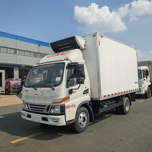 Used JAC SHUANGLING 18M³ C-CLASS Refrigerated Truck for Sale side view