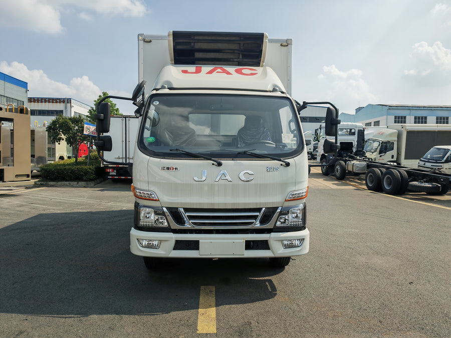 Used JAC SHUANGLING 18M³ C-CLASS Refrigerated Truck for Sale | JAC SHUANGLING 18M³ C-CLASS Price detail photo 2