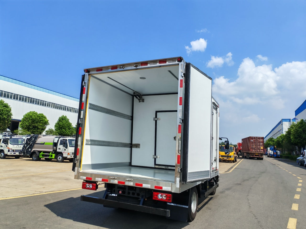 Used Foton AUMARK 18M³ Refrigerated Truck for Sale detail view