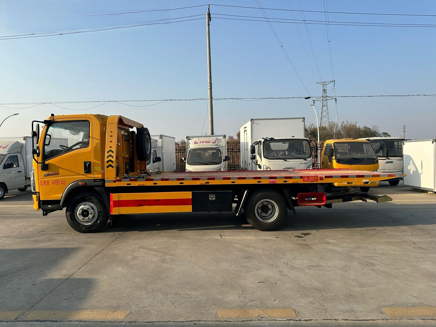 Used Sinotruk 160HP Road Wrecker Truck for Sale detail view