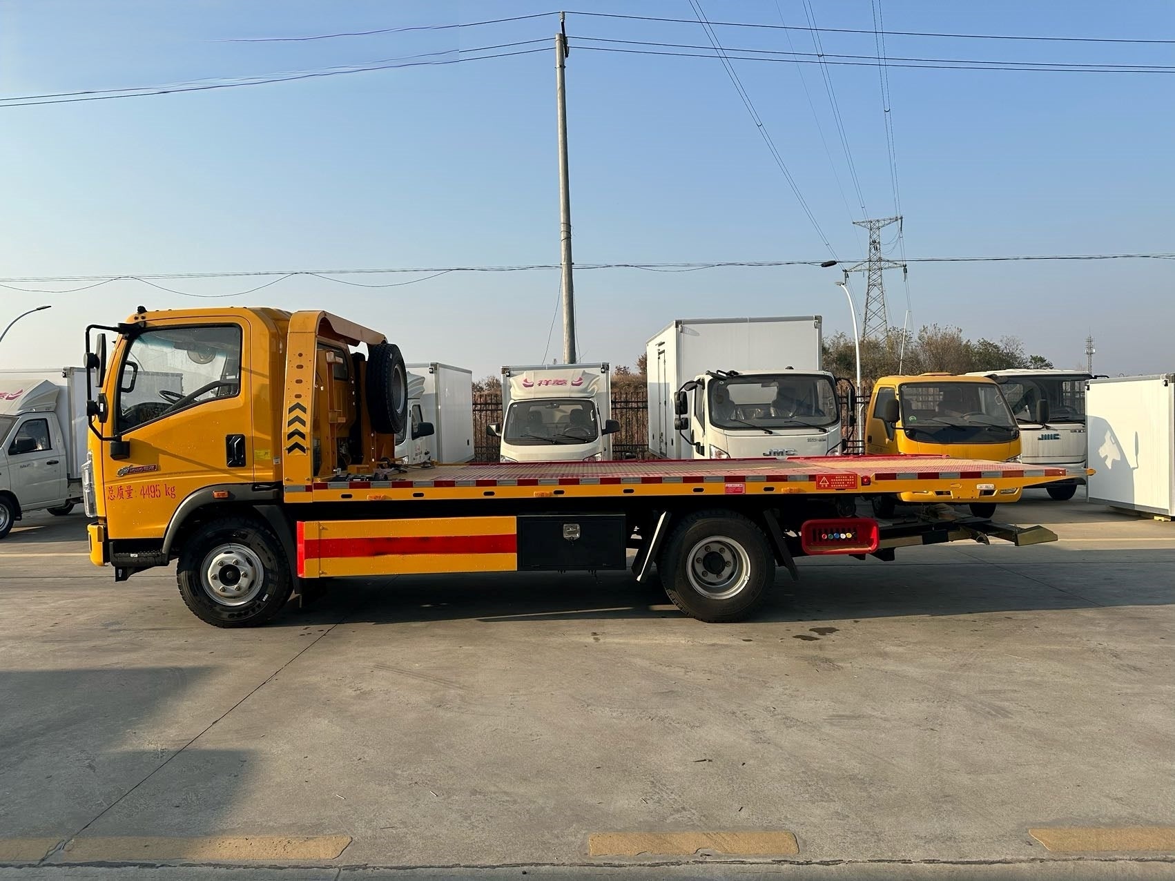 Used Sinotruk 160HP Road Wrecker Truck for Sale detail view