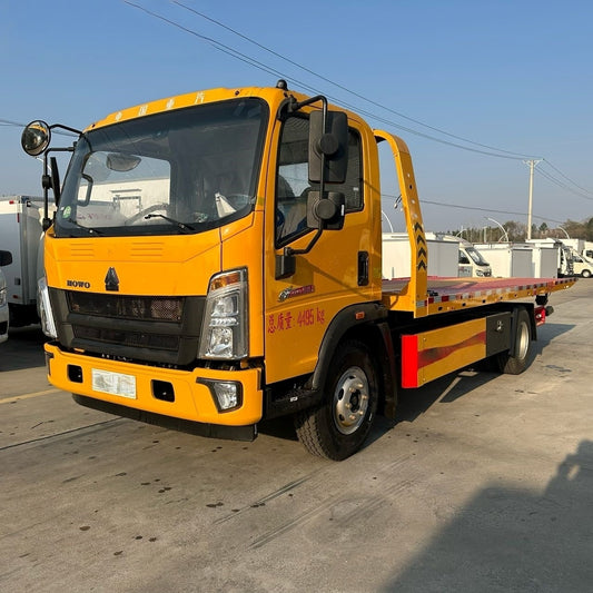 Used Sinotruk 160HP Road Wrecker Truck for Sale side view
