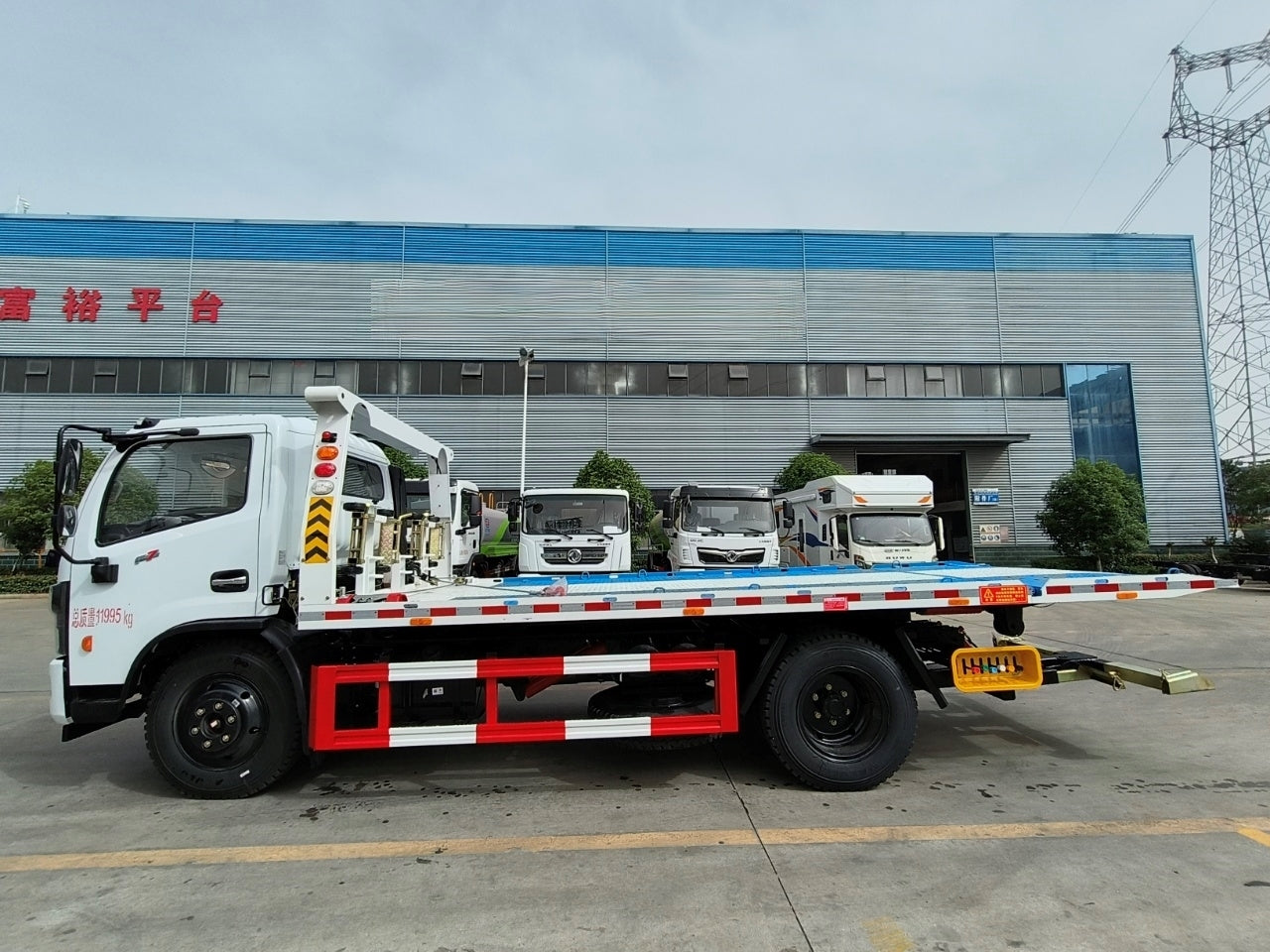 Used Dongfeng 150HP Road Wrecker Truck for Sale front view