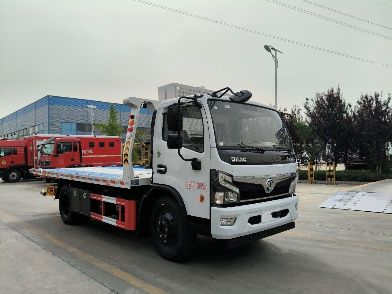 Used Dongfeng 150HP Road Wrecker Truck for Sale detail view
