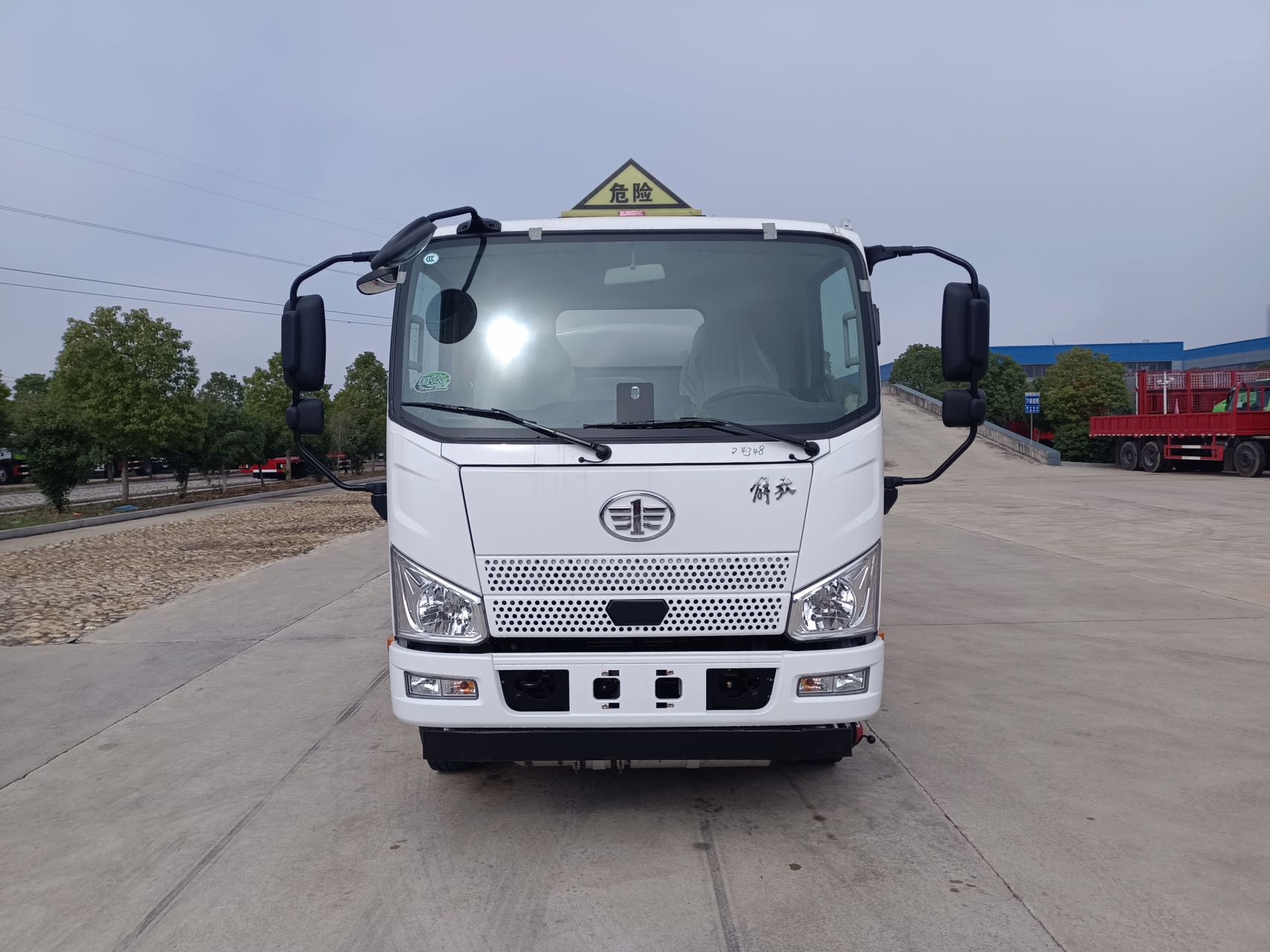 Used FAW JIEFANG 6.2M³ Fuel Tank Truck for Sale rear side view