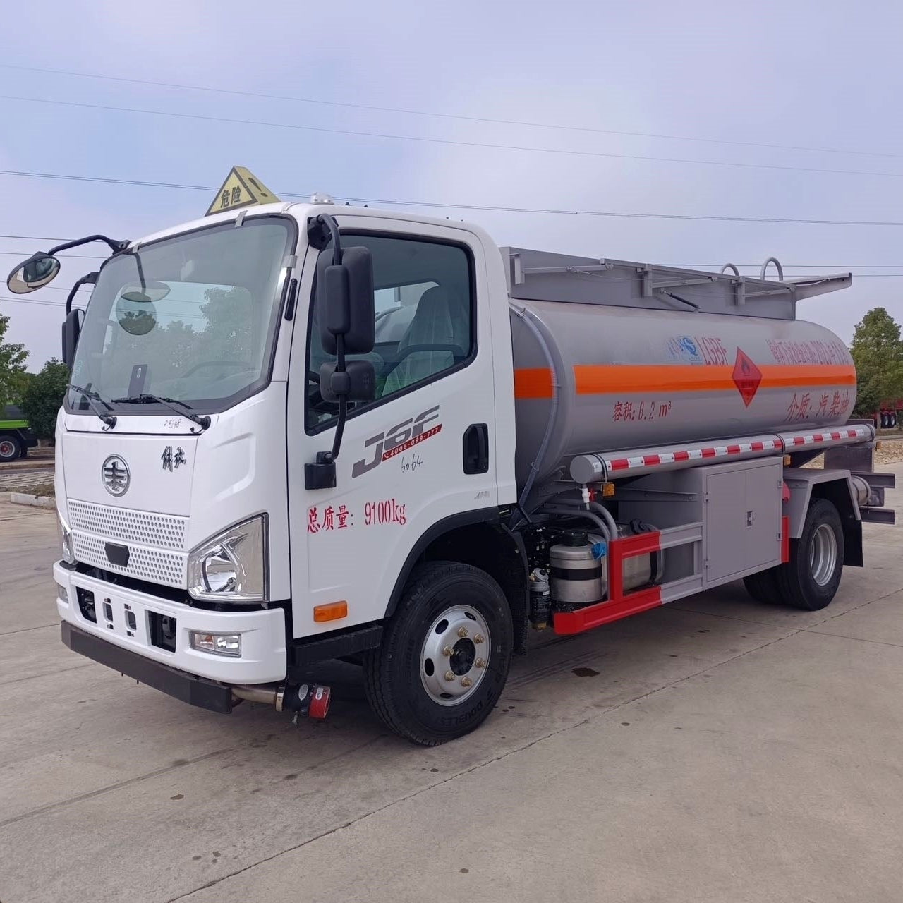 Used FAW JIEFANG 6.2M³ Fuel Tank Truck for Sale side view