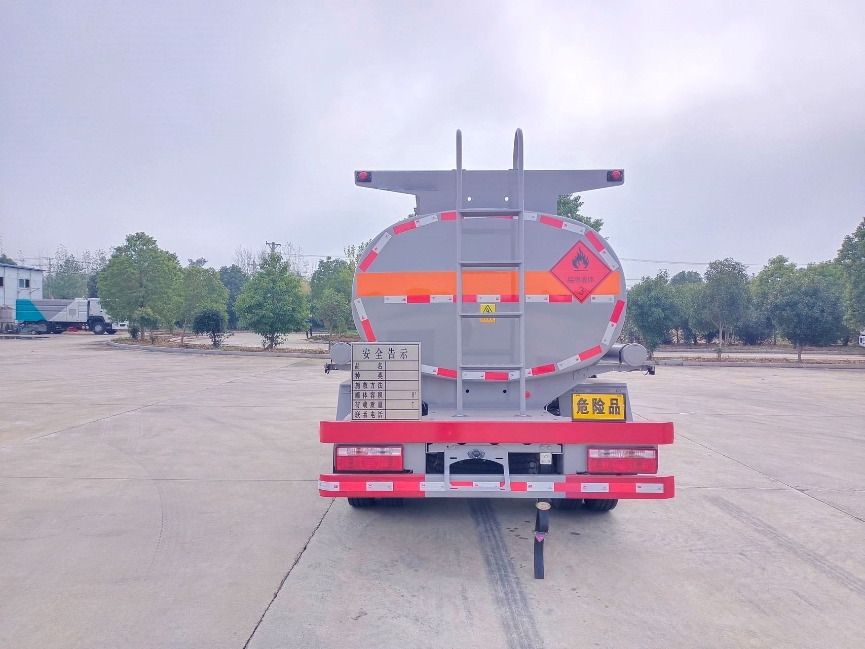 Used FAW JIEFANG 6.2M³ Fuel Tank Truck for Sale detail view