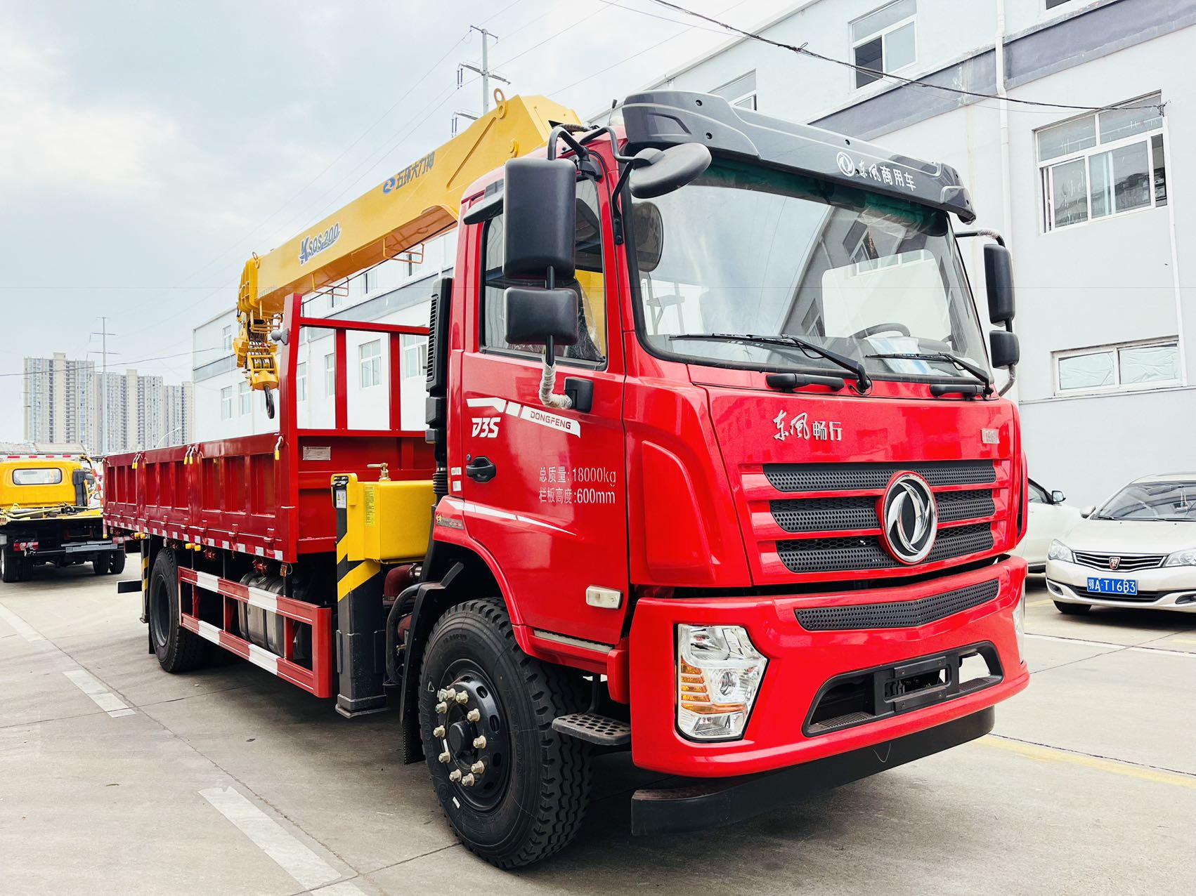 Used Dongfeng 245HP Truck-Mounted Crane for Sale rear side view
