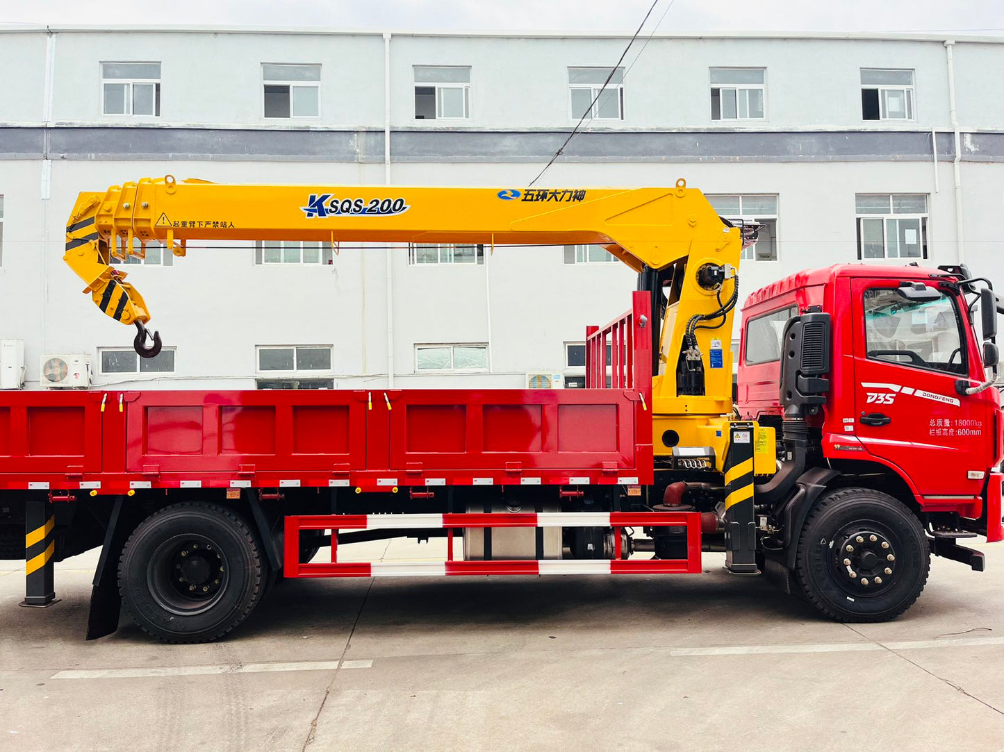 Used Dongfeng 245HP Truck-Mounted Crane for Sale detail view