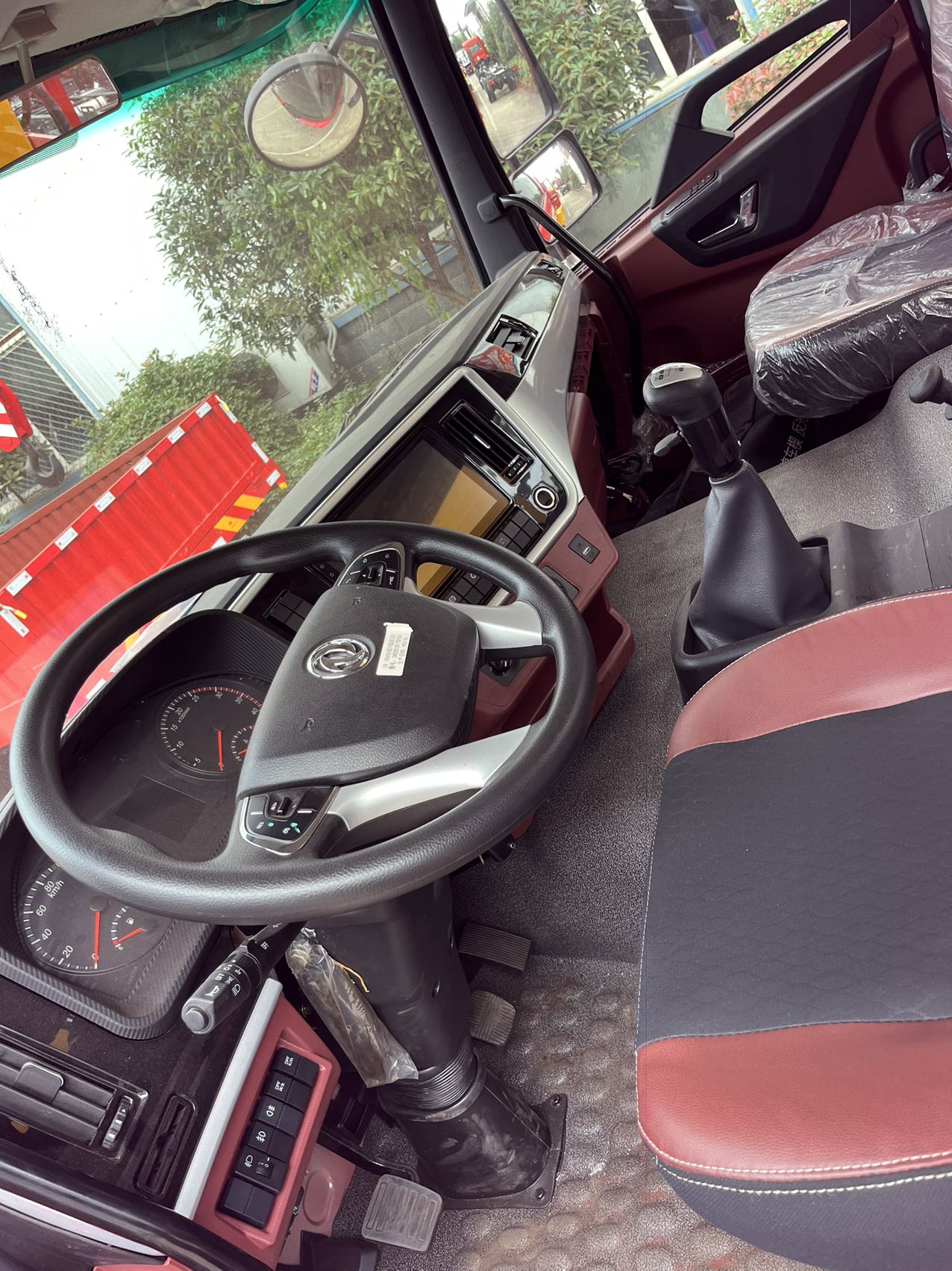 Used Dongfeng 245HP Truck-Mounted Crane for Sale detail view