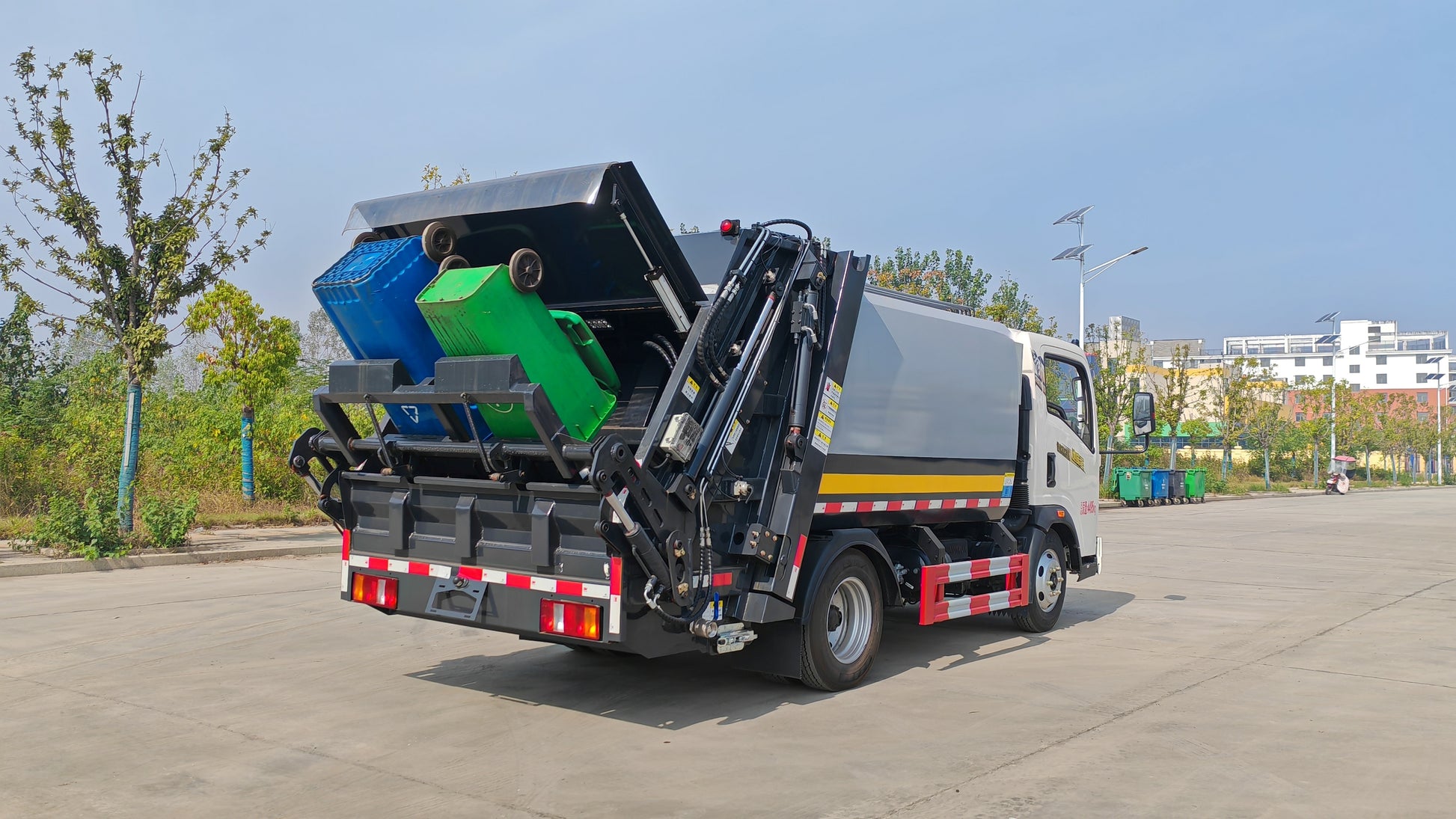Used Sinotruk HOWO 6M³ Compressed Garbage Truck for Sale detail view