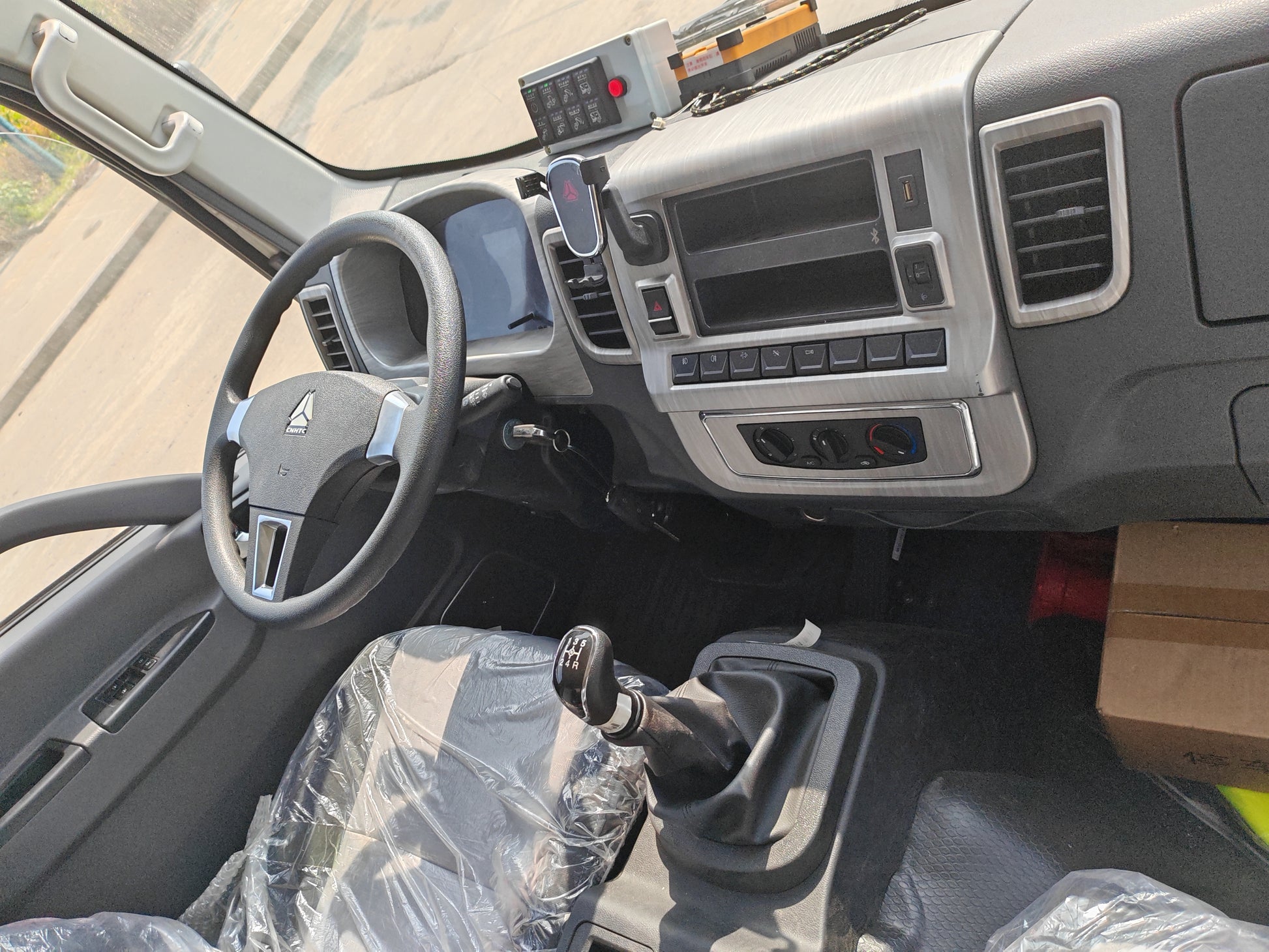 Used Sinotruk HOWO 6M³ Compressed Garbage Truck for Sale detail view