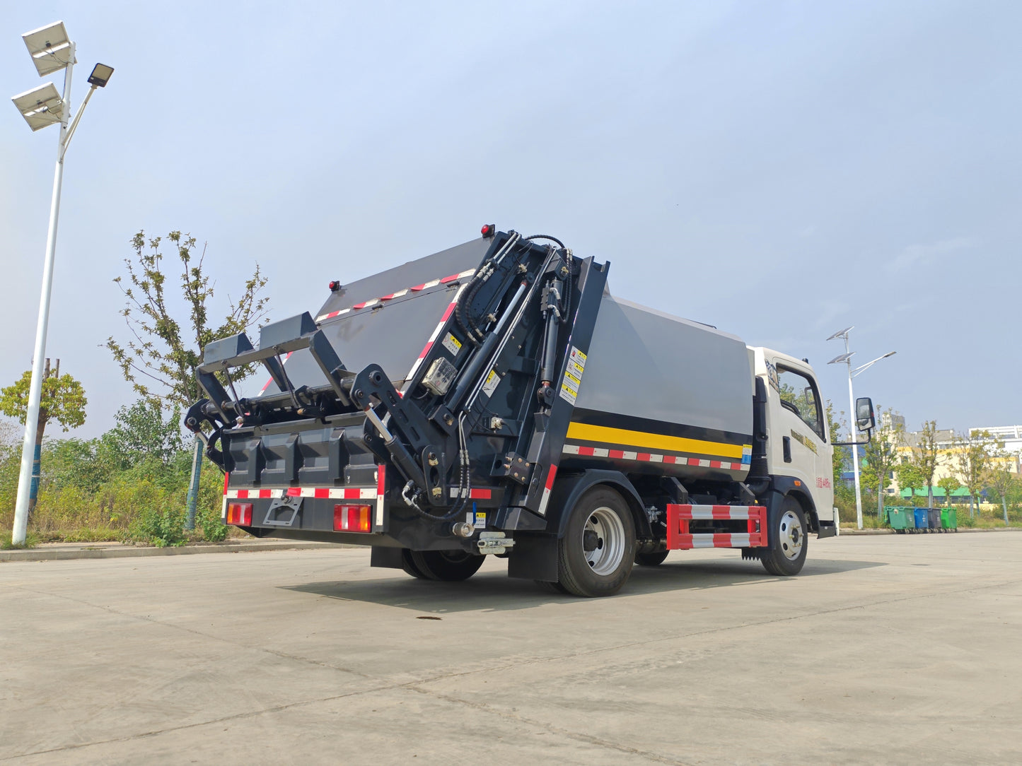 Used Sinotruk HOWO 6M³ Compressed Garbage Truck for Sale detail view