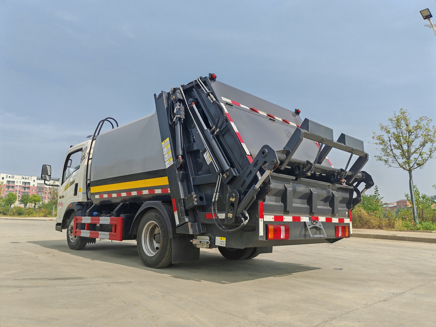 Used Sinotruk HOWO 6M³ Compressed Garbage Truck for Sale detail view