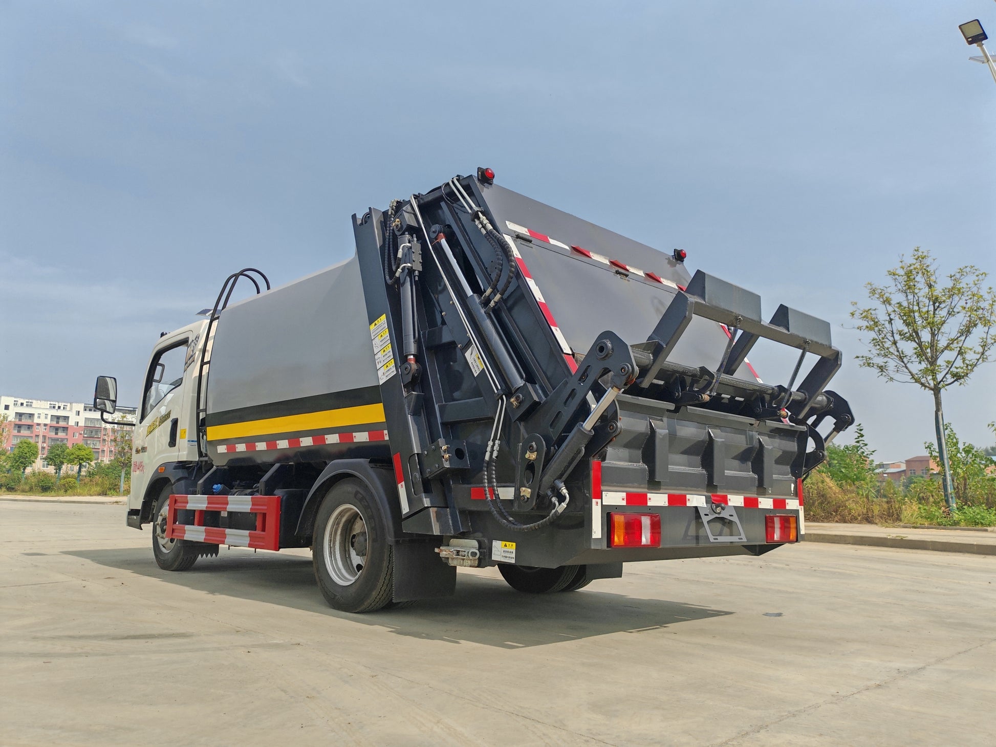 Used Sinotruk HOWO 6M³ Compressed Garbage Truck for Sale detail view