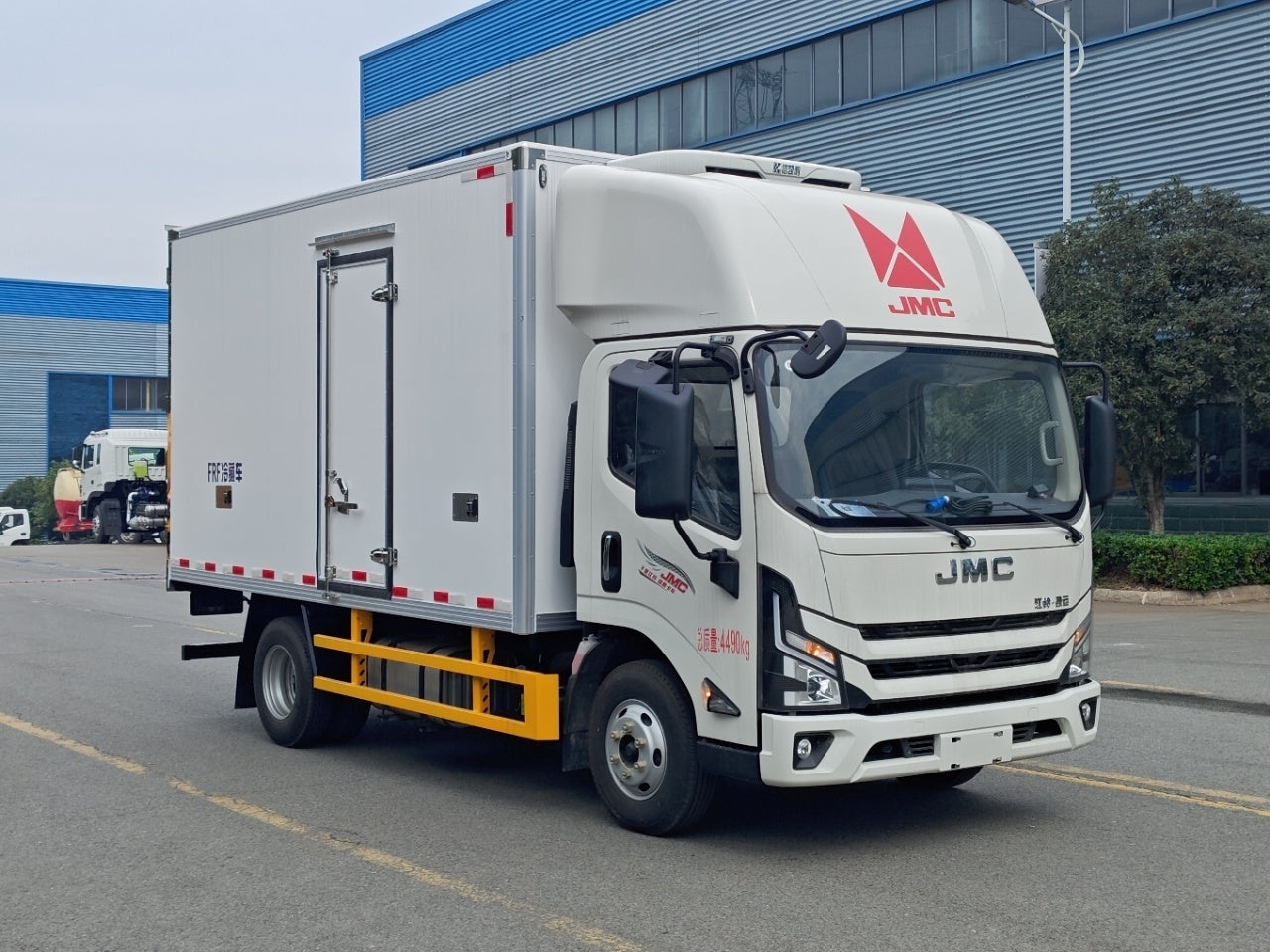 Used JMC NEW KAIYUN 18M³ Refrigerated Truck for Sale front view