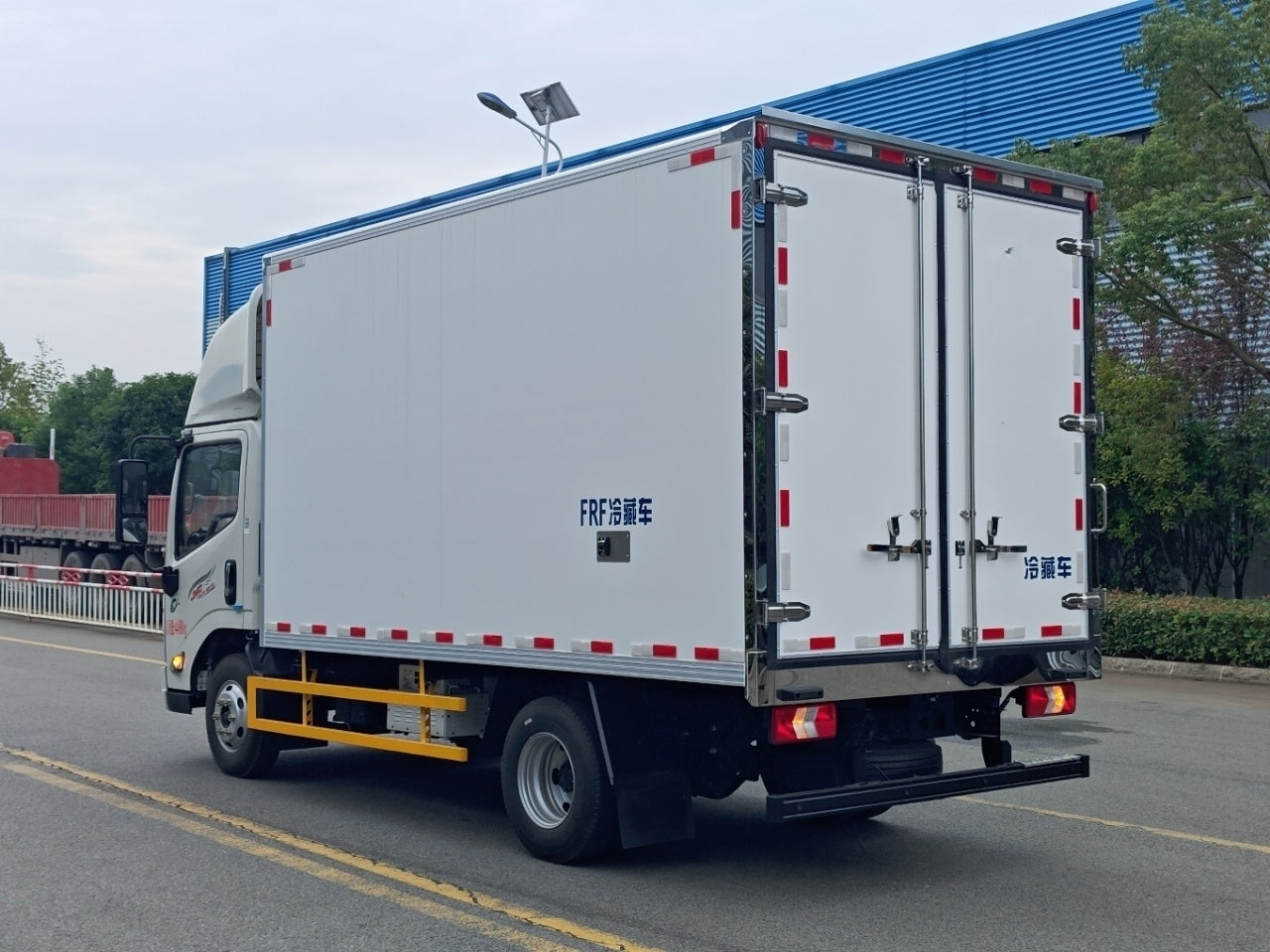 Used JMC NEW KAIYUN 18M³ Refrigerated Truck for Sale detail view